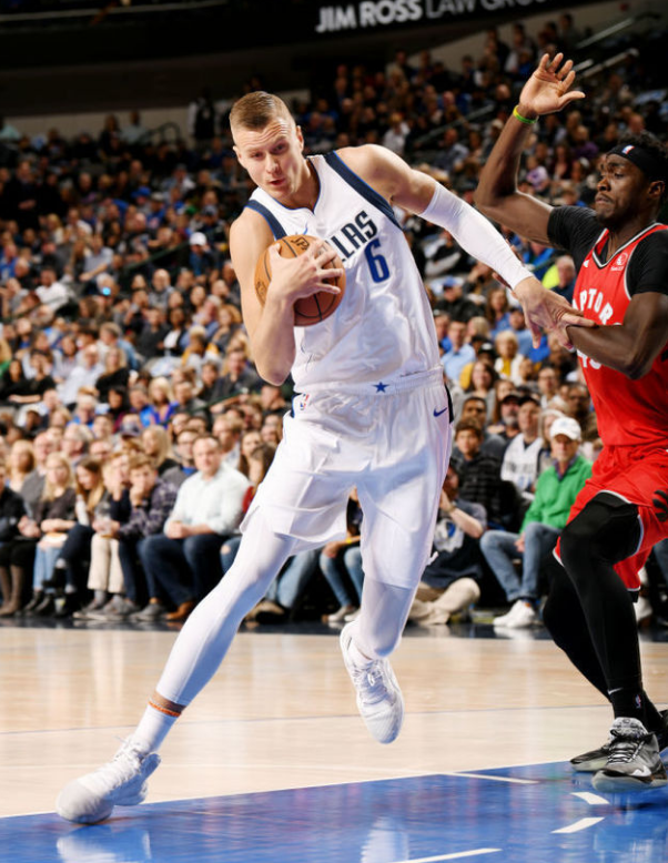 开云体育下载-风云突变！皇家马德里清晨手感冰凉，荷甲版图或变，震撼外界，赛程密集仍需轮换 